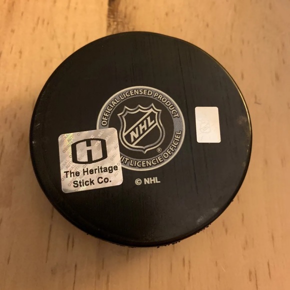 Shayne Corson Signed Puck - Picture 2 of 2